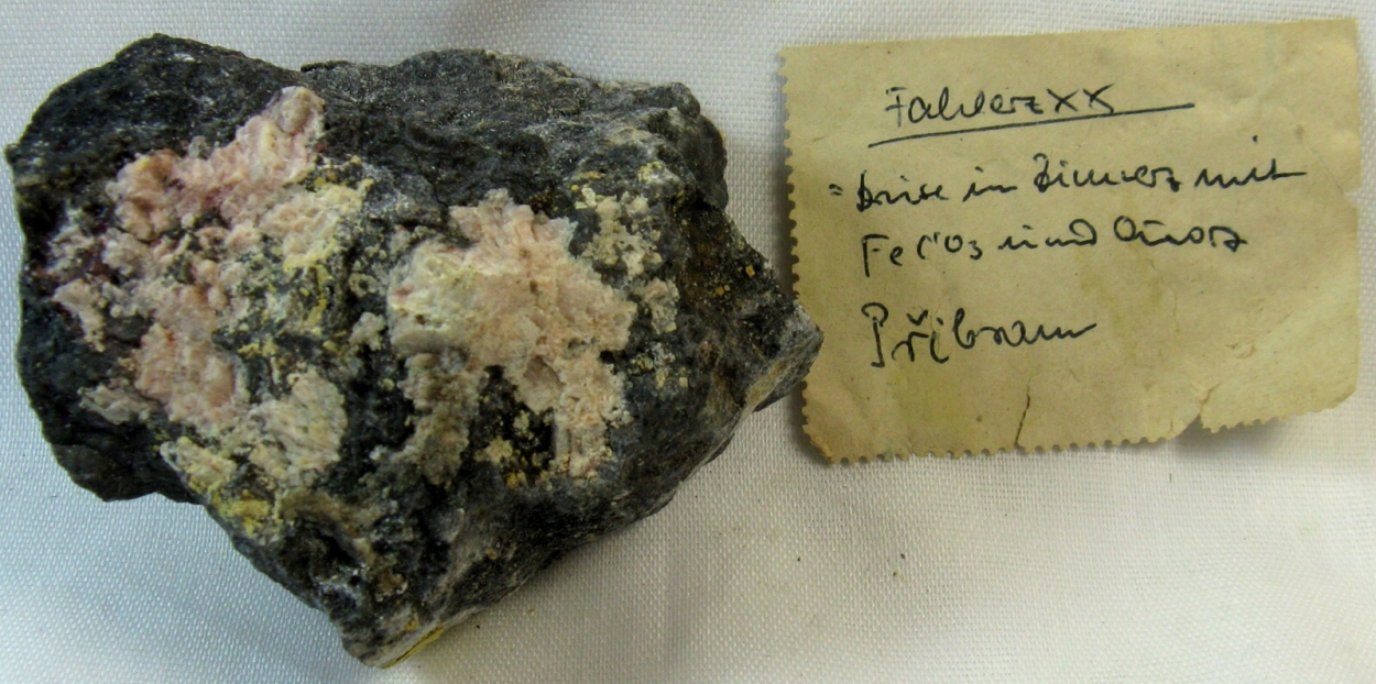 Magnetite Actinolite & Feldspar