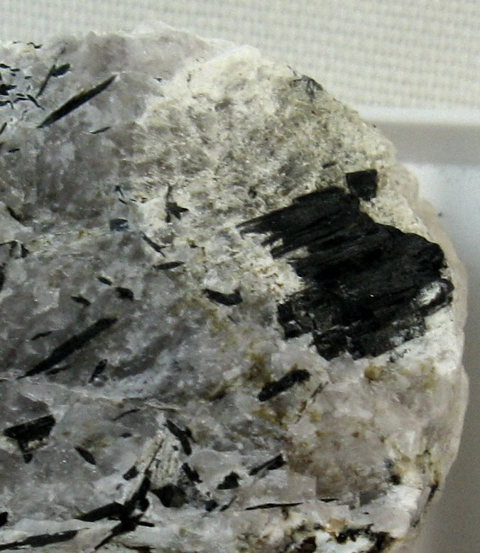 Manganoan Pectolite