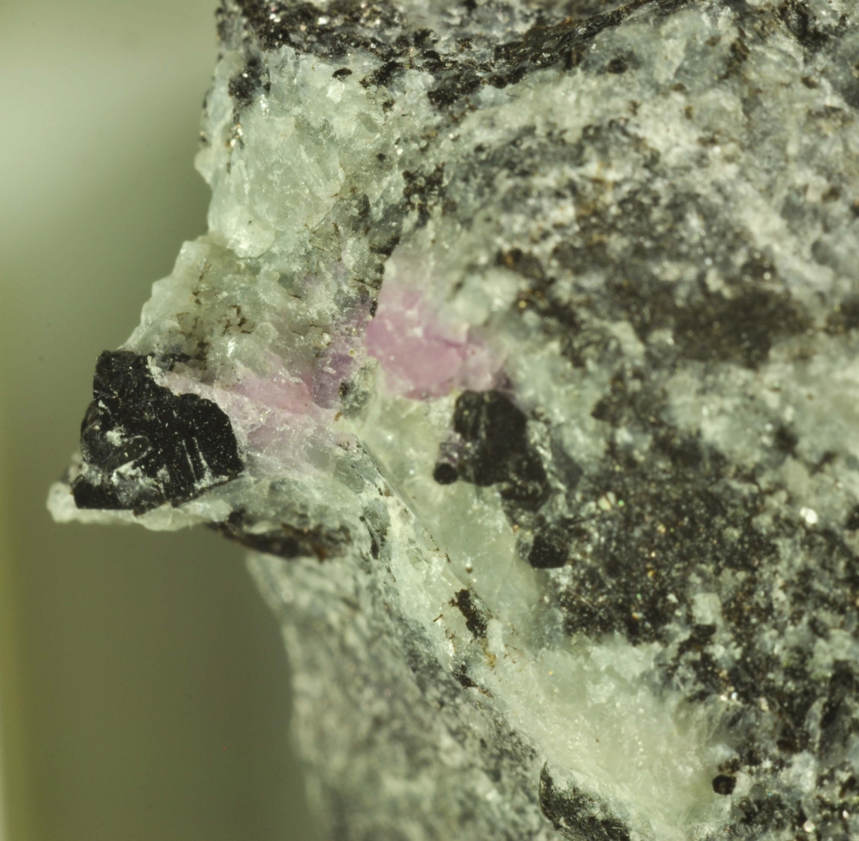 Tugtupite