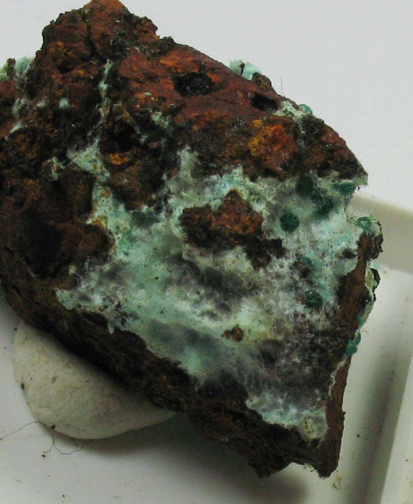 Agardite-(La)