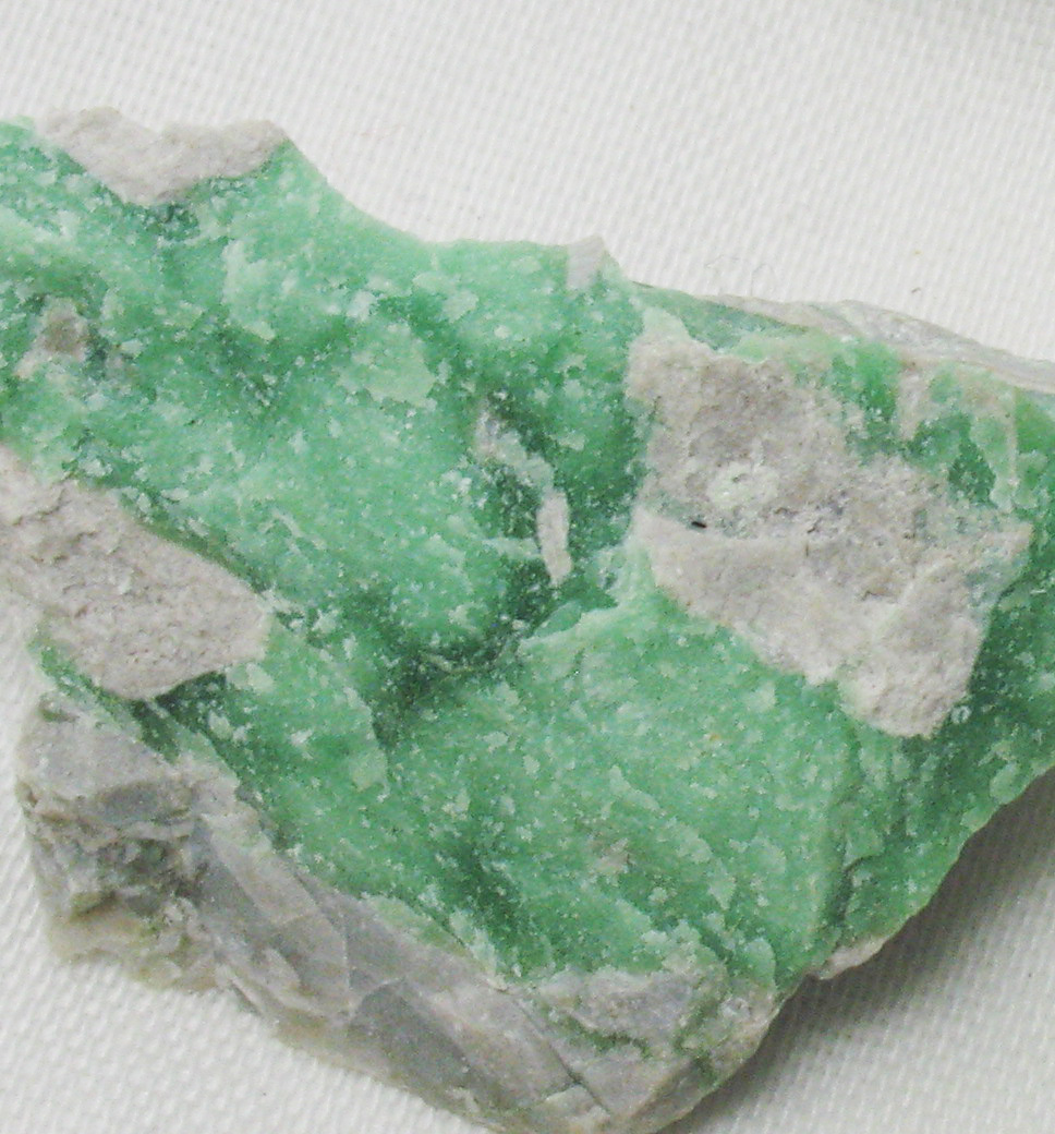 Clinovariscite