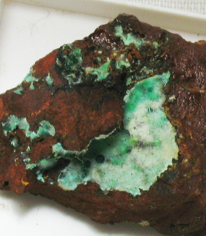 Agardite-(La)