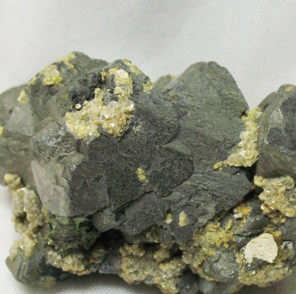 Arsenopyrite & Muscovite & Stannite