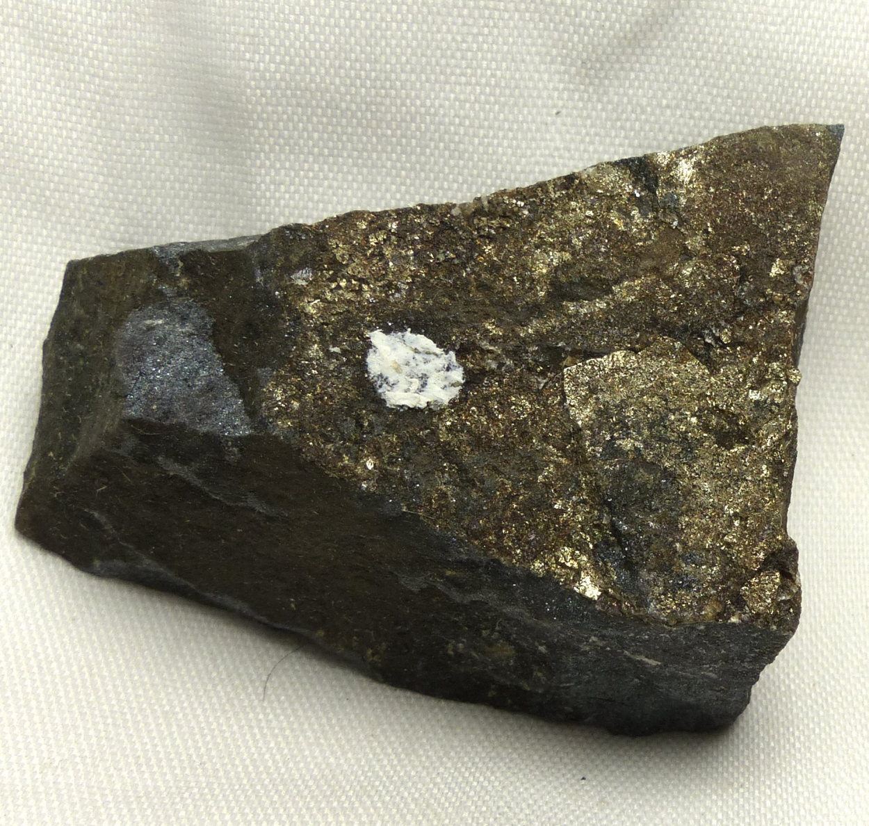 Hisingerite & Pyrite