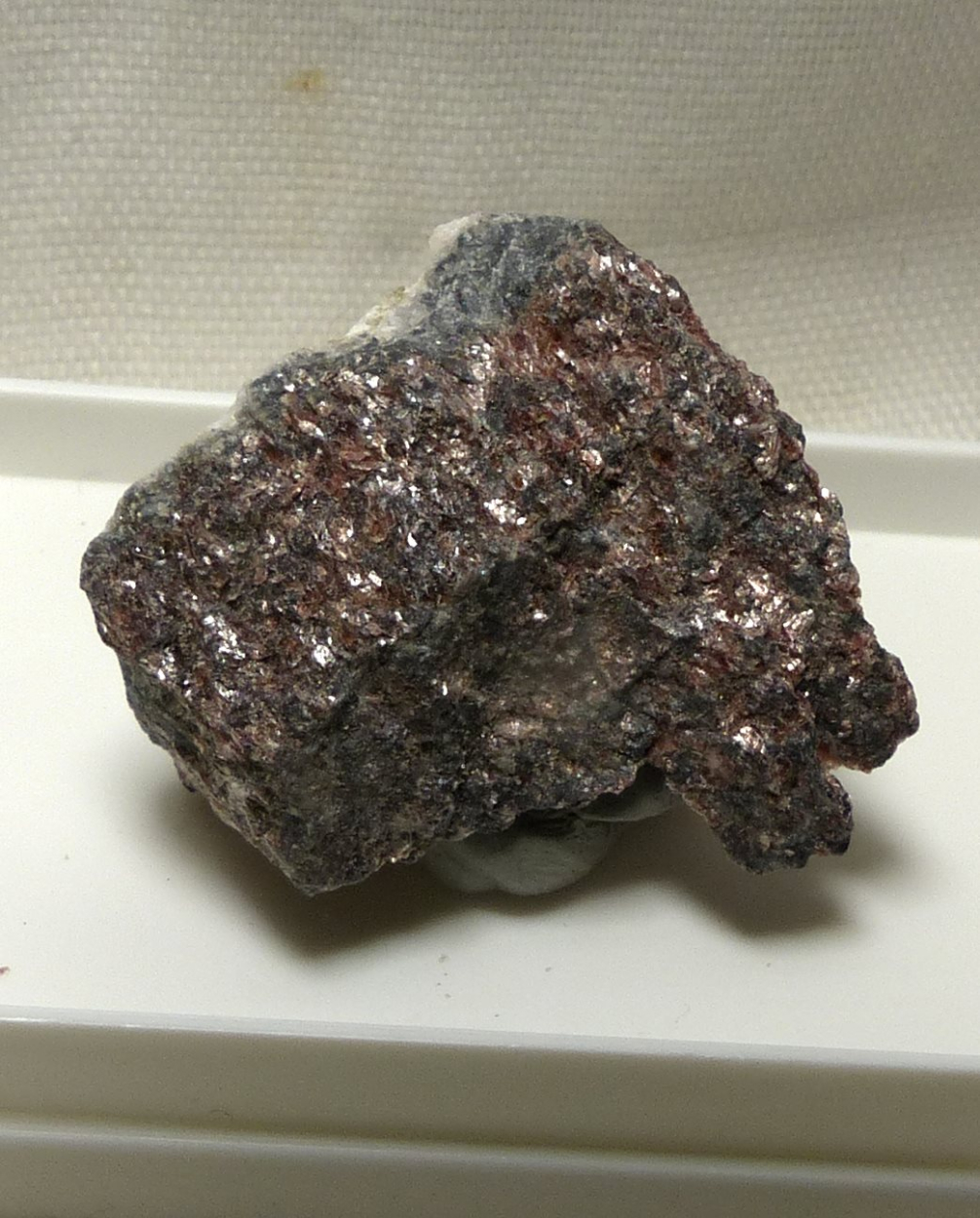 Alurgite