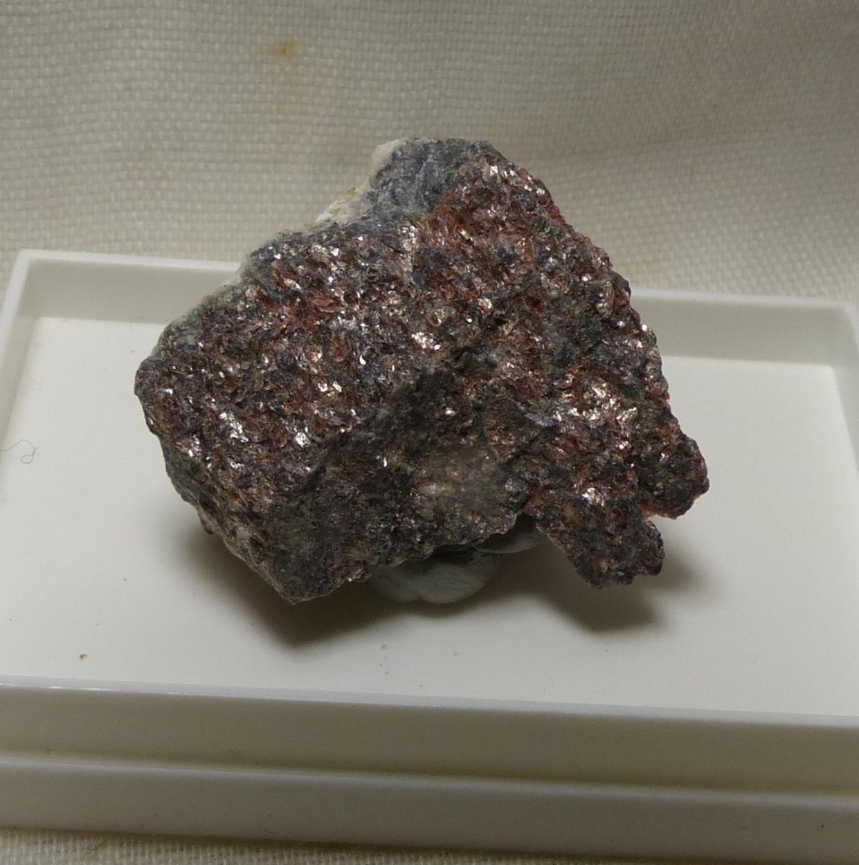 Alurgite