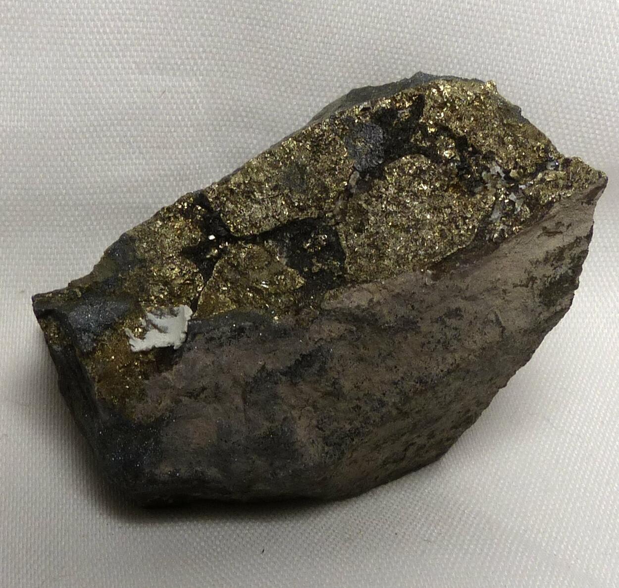 Hisingerite & Pyrite