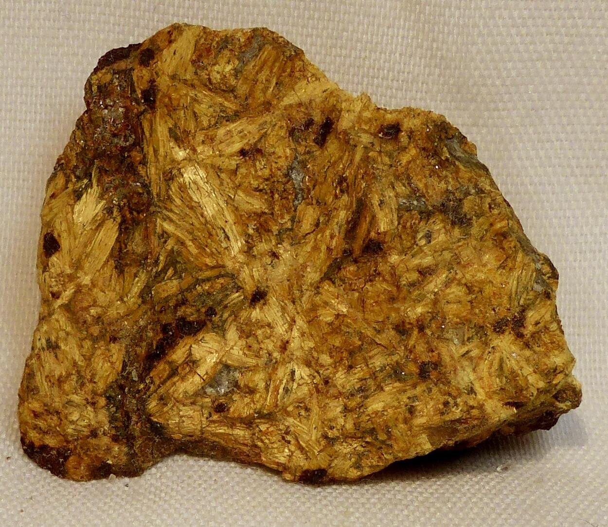 Oxyplumboroméite