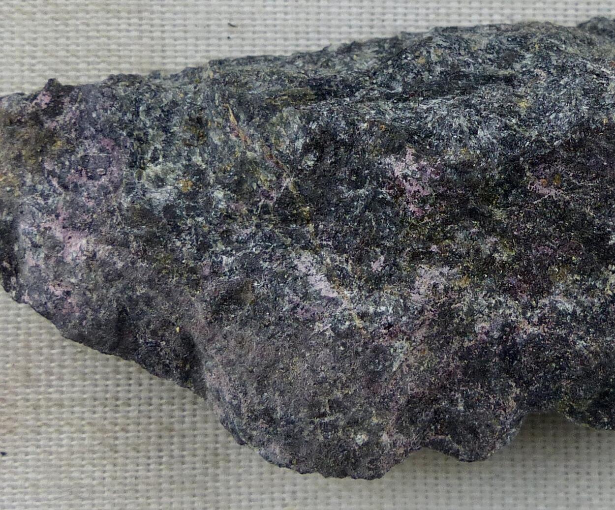 Smolyaninovite