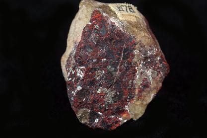 Zincite With Quartz