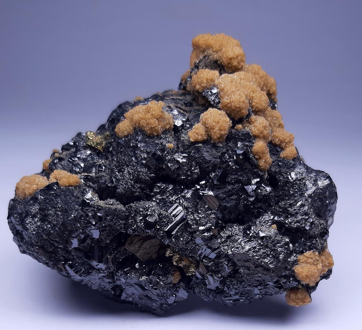 Pyrrhotite & Siderite & Rhodochrosite & Sphalerite