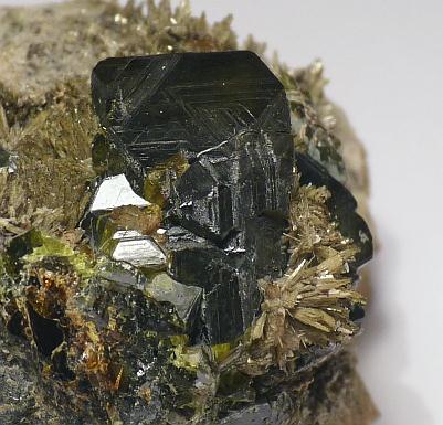 Sphalerite & Johannsenite