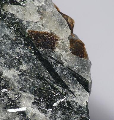 Aenigmatite