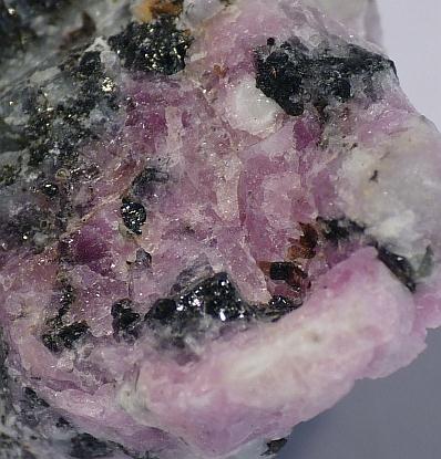 Tugtupite