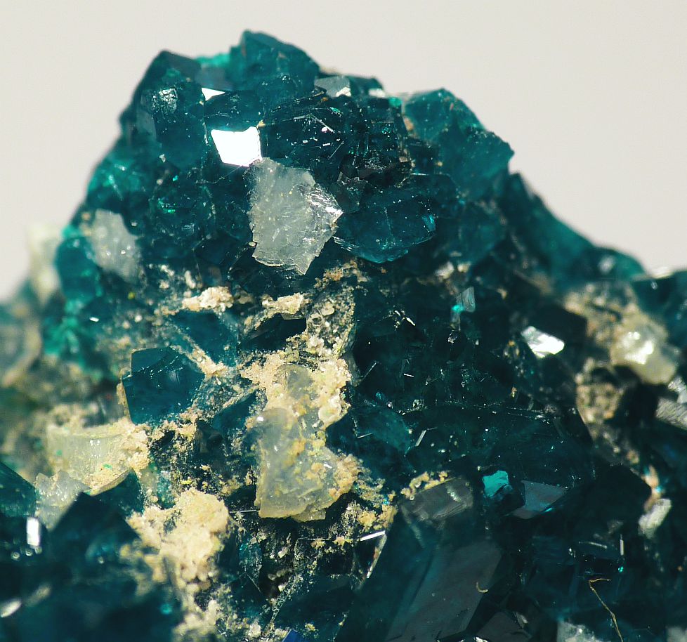 Minrecordite On Dioptase