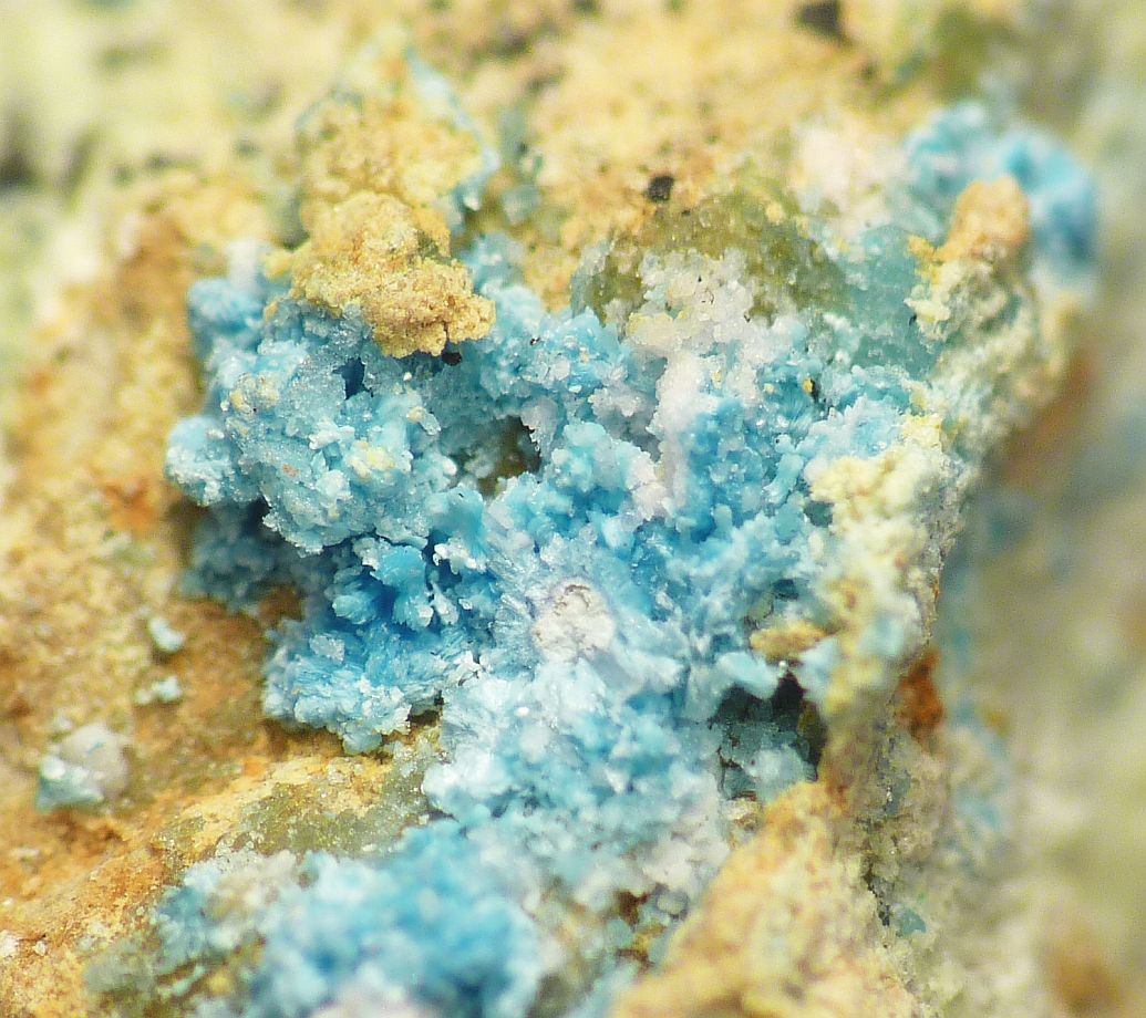 Paratooite-(La)