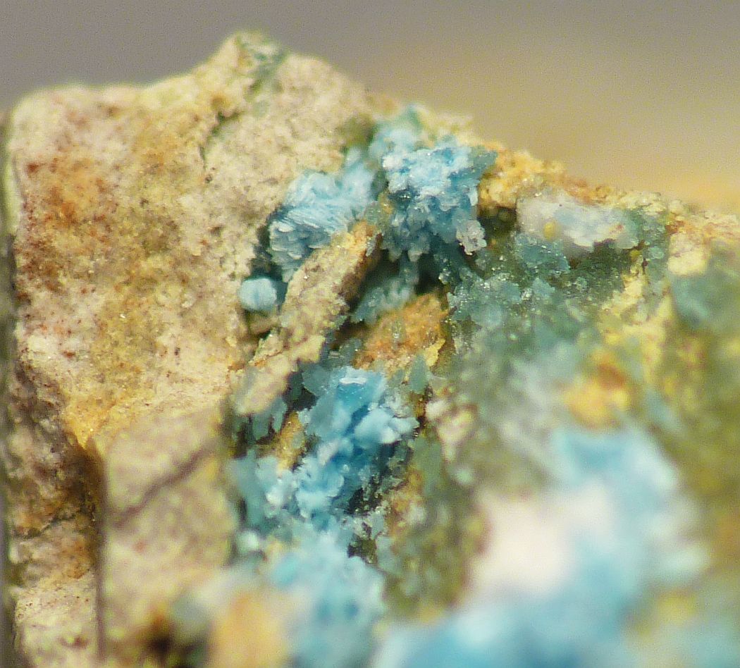 Paratooite-(La)