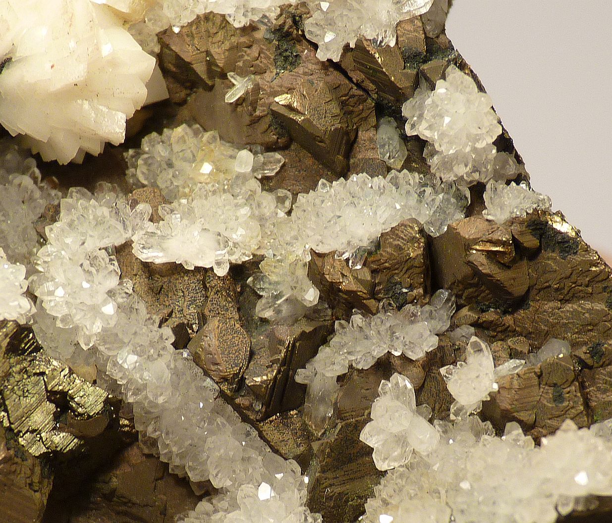 Chalcopyrite Quartz & Dolomite