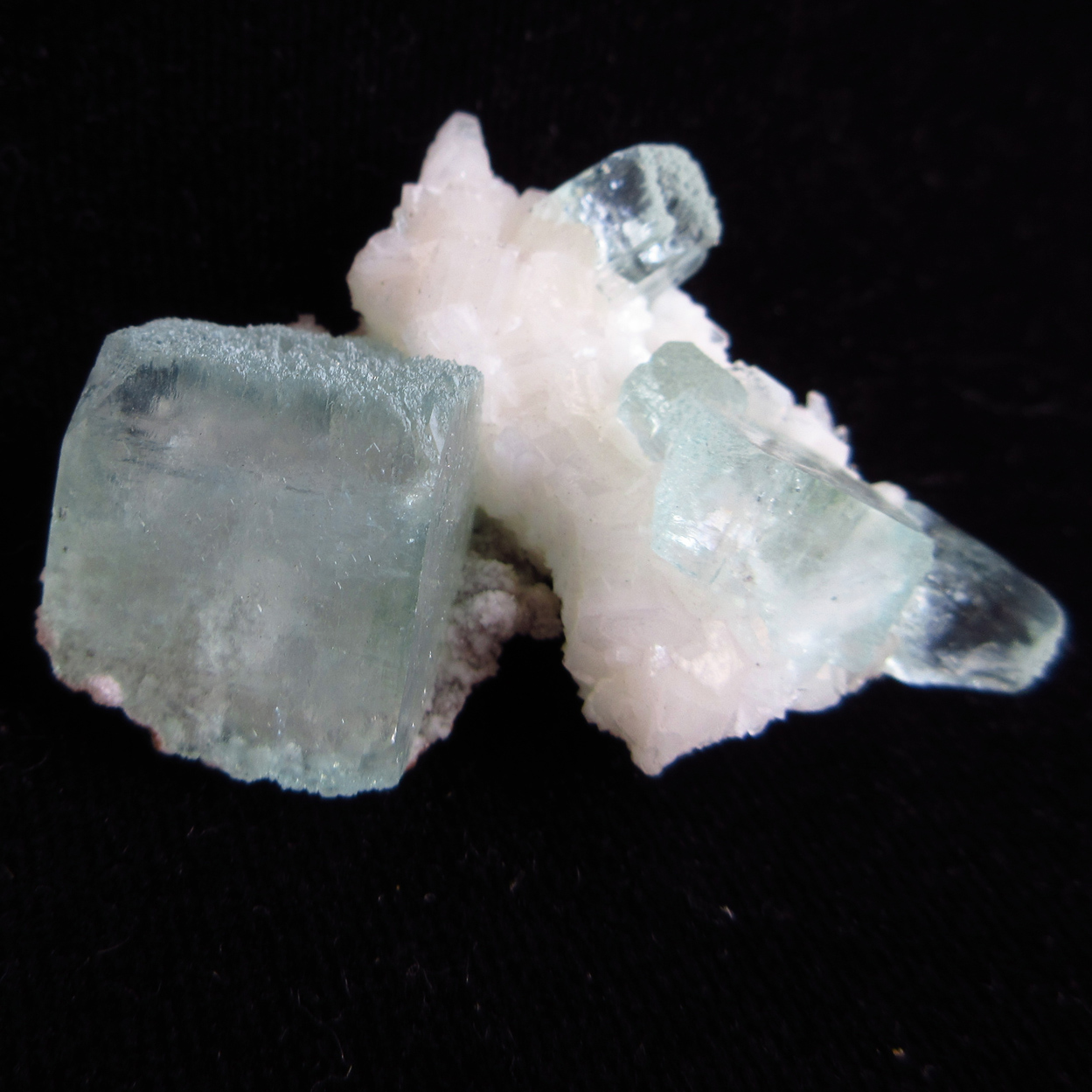 Apophyllite & Heulandite