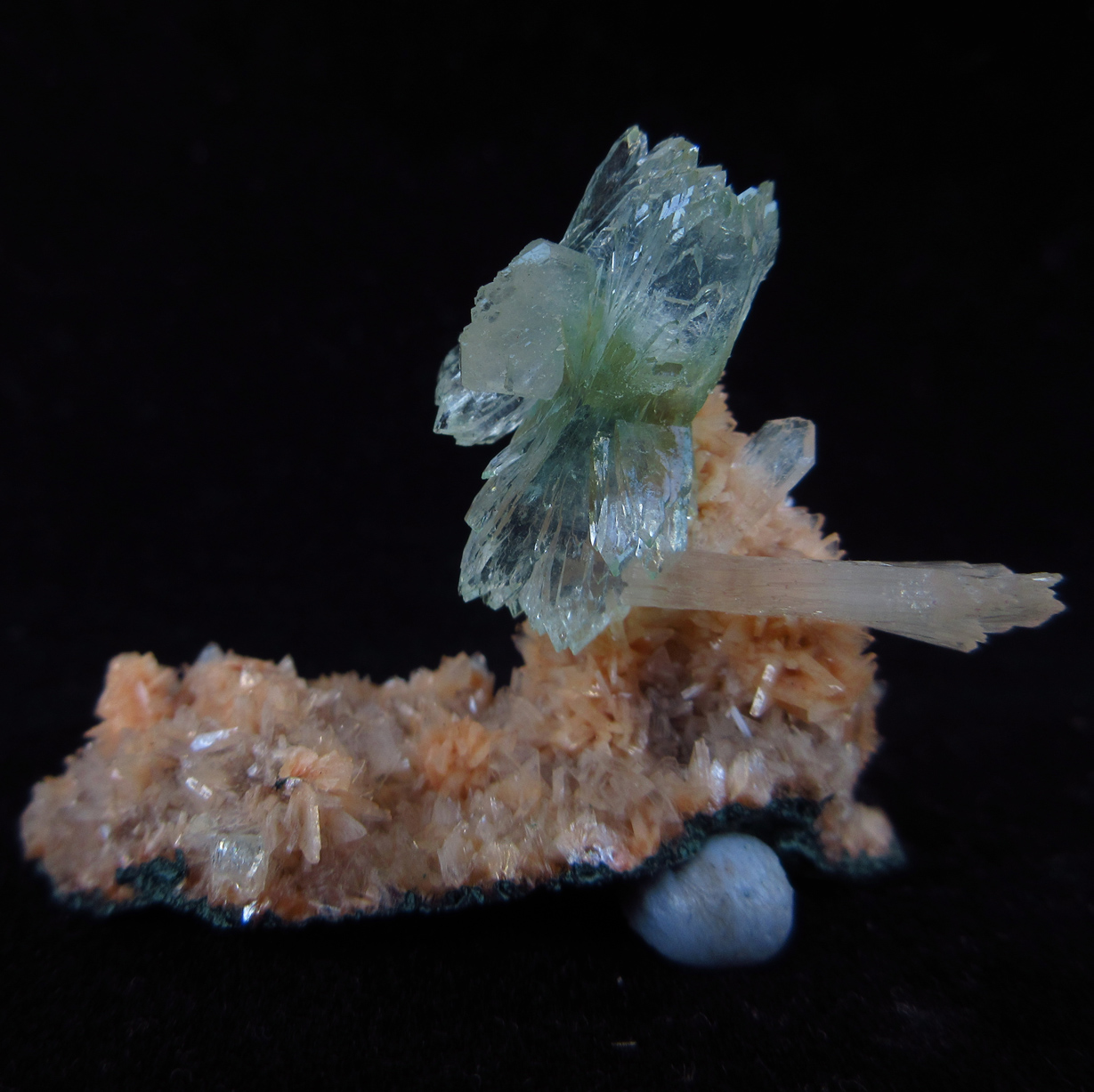 Apophyllite On Heulandite With Stilbite