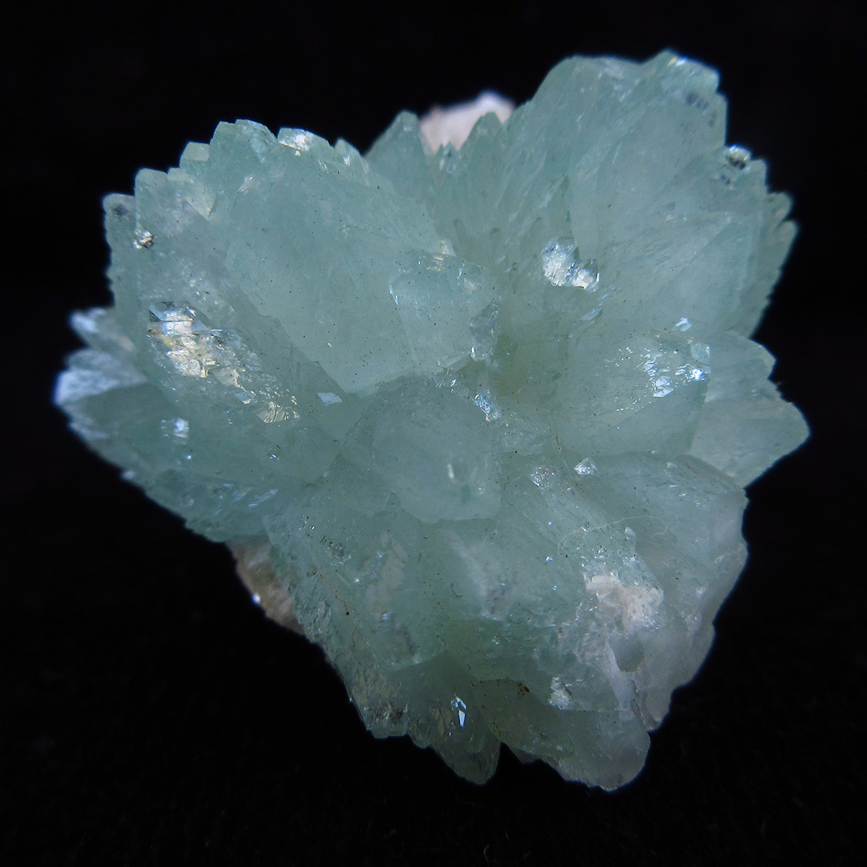 Apophyllite & Stilbite On Heulandite