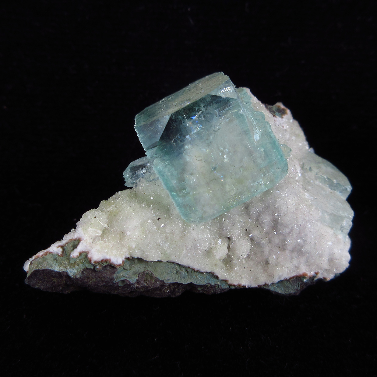 Apophyllite On Heulandite