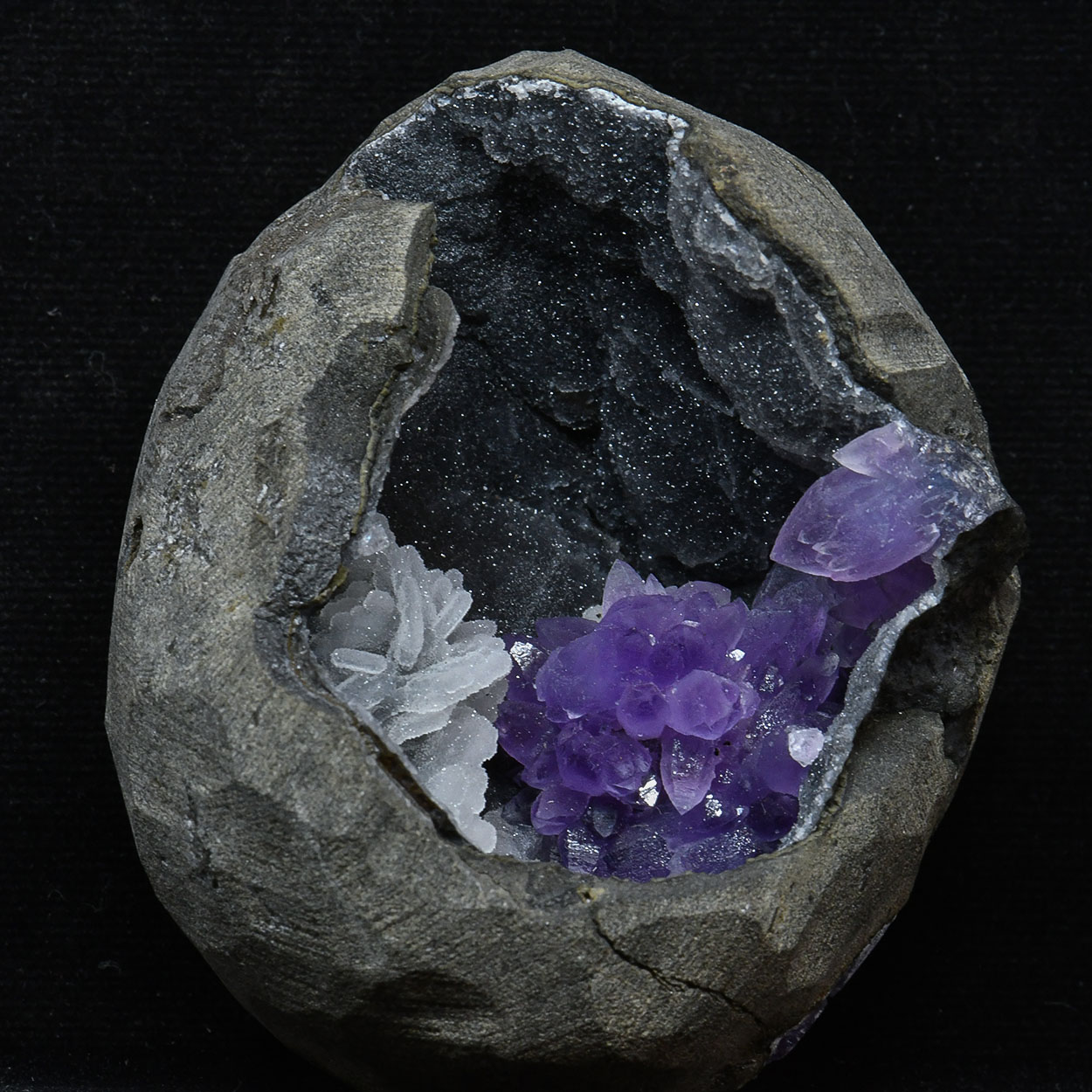 Amethyst On Chalcedony With Baryte