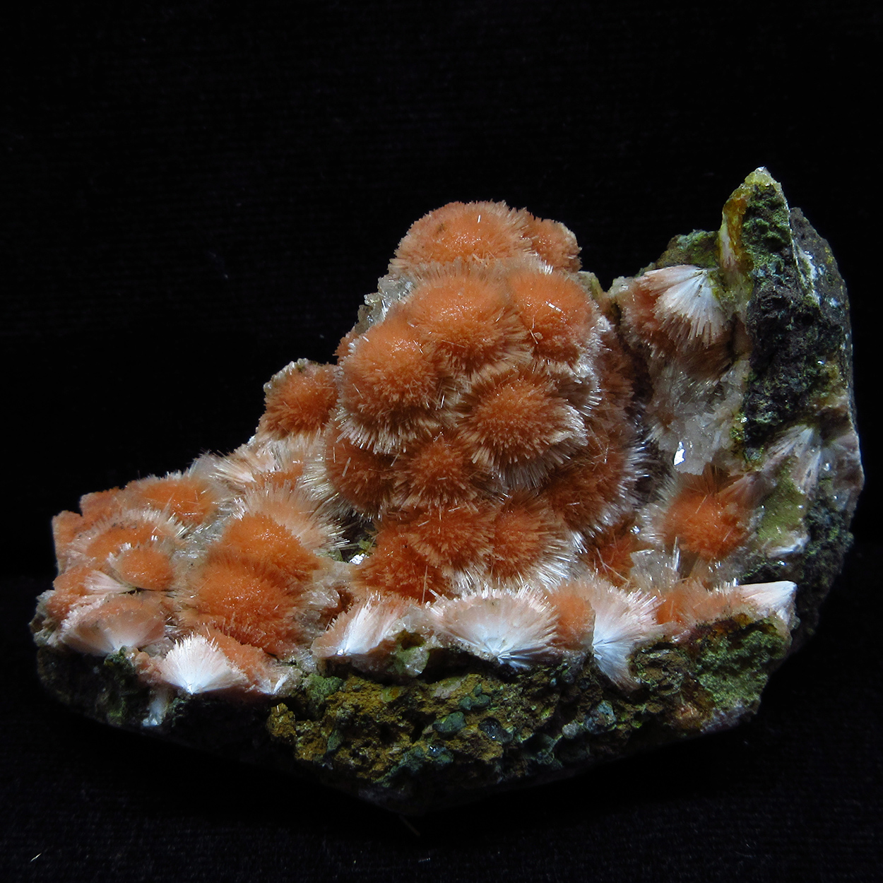 Mesolite On Heulandite 