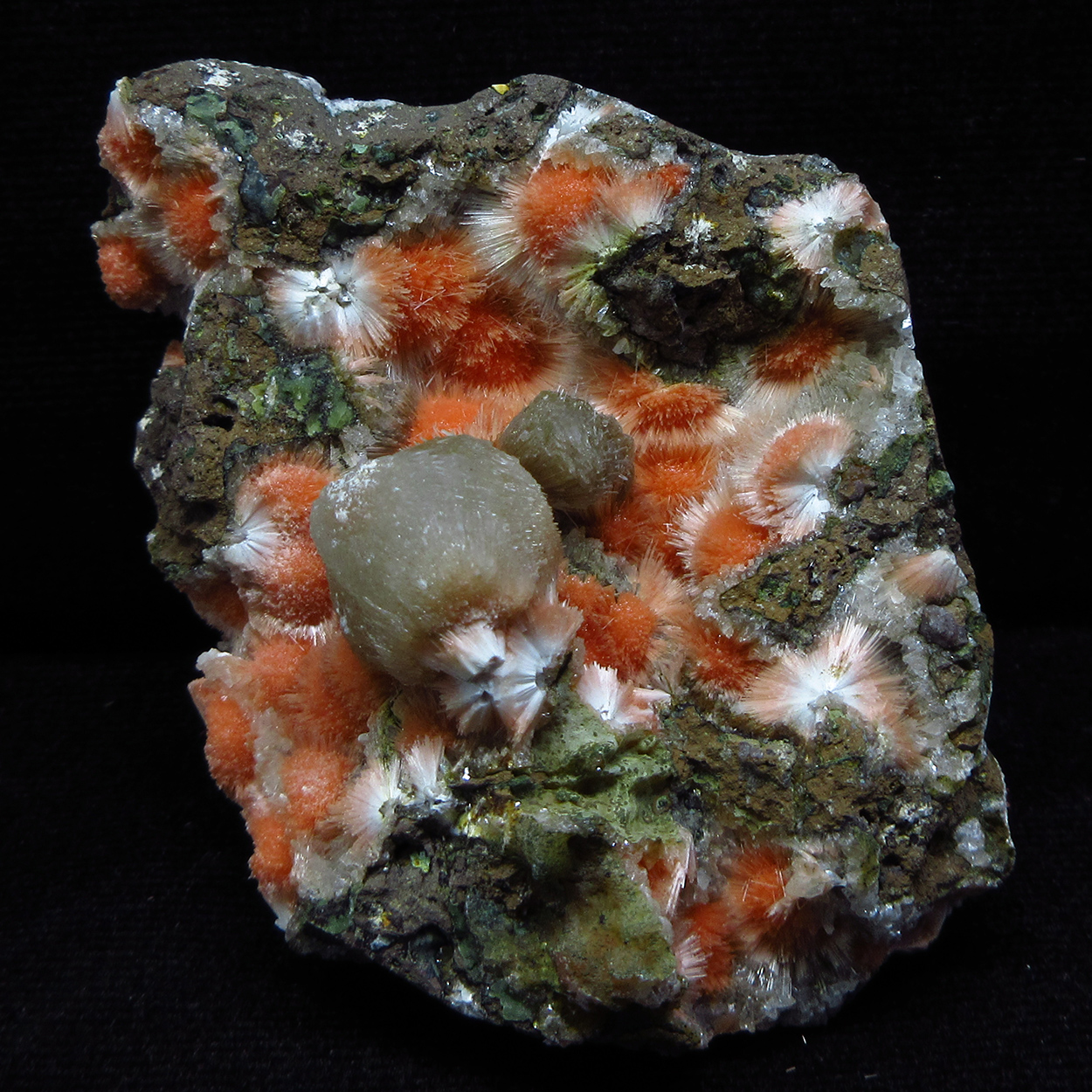 Mesolite On Heulandite  With Calcite