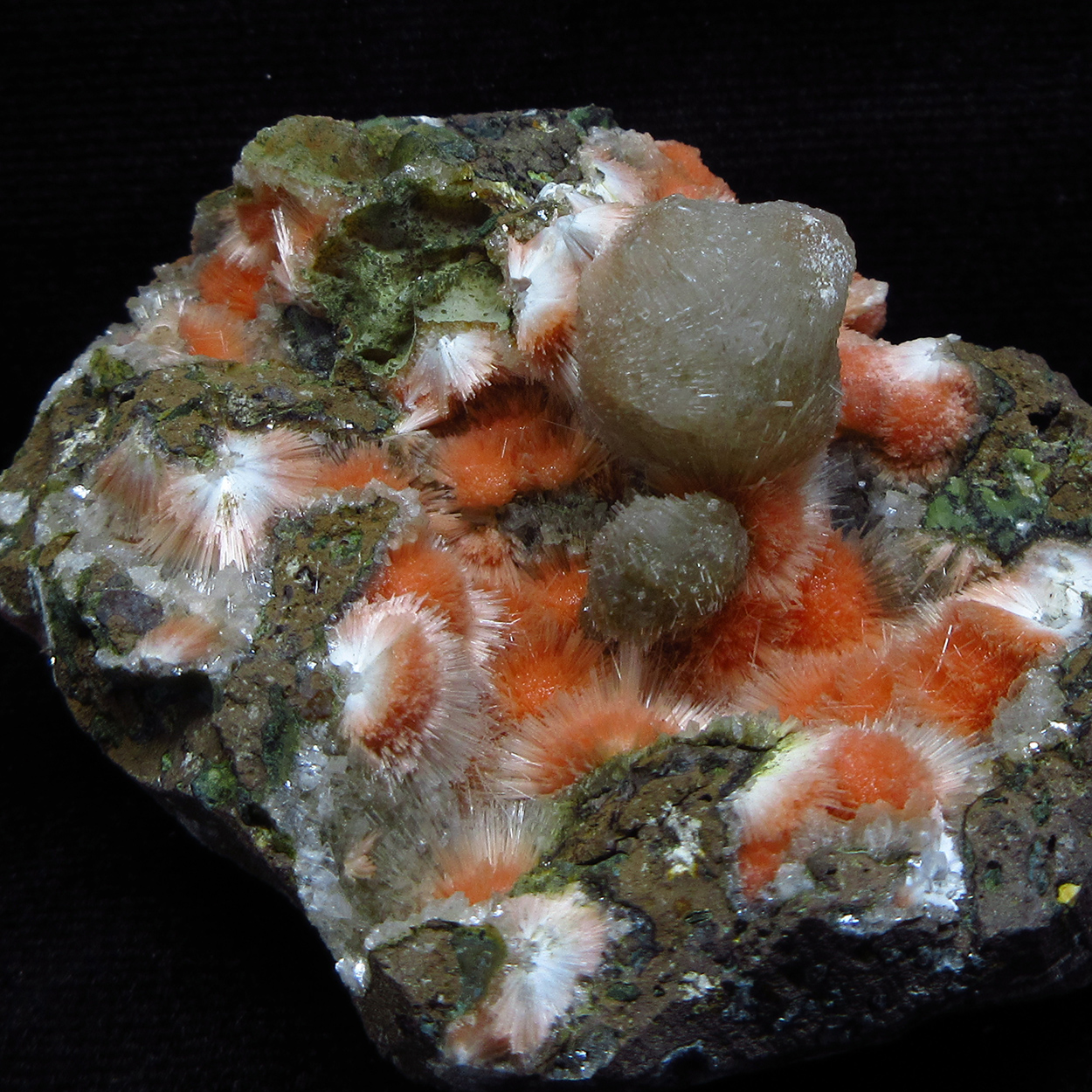 Mesolite On Heulandite  With Calcite