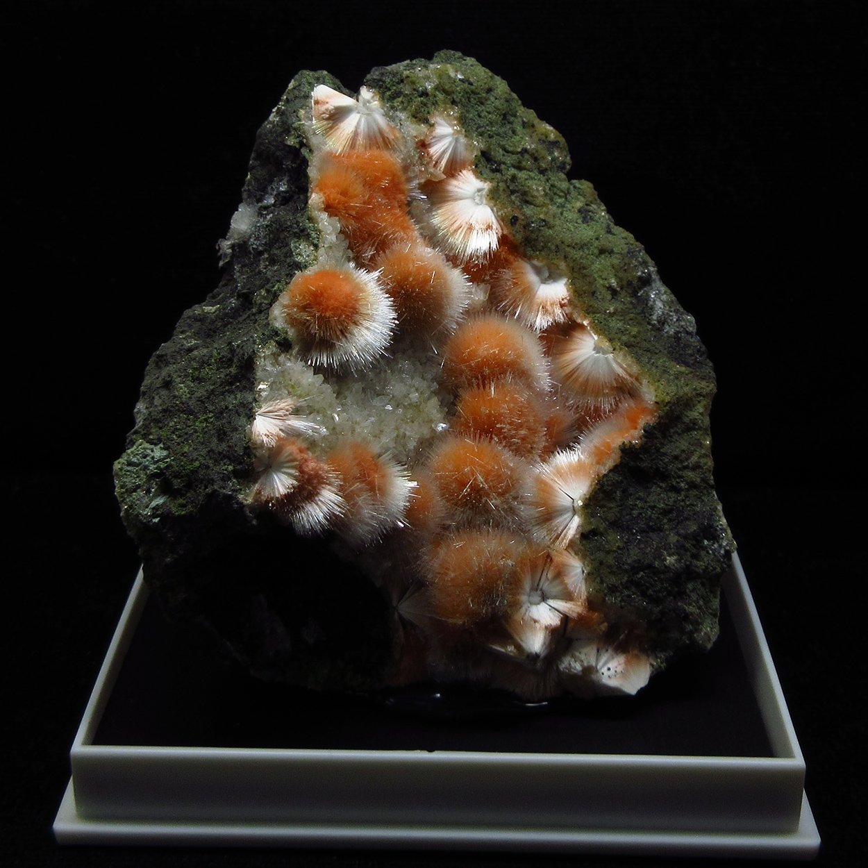 Mesolite On Heulandite 