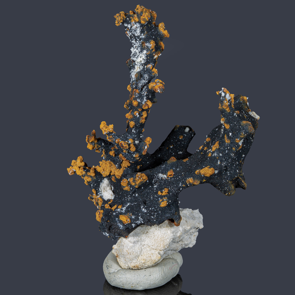 Romanèchite & Goethite