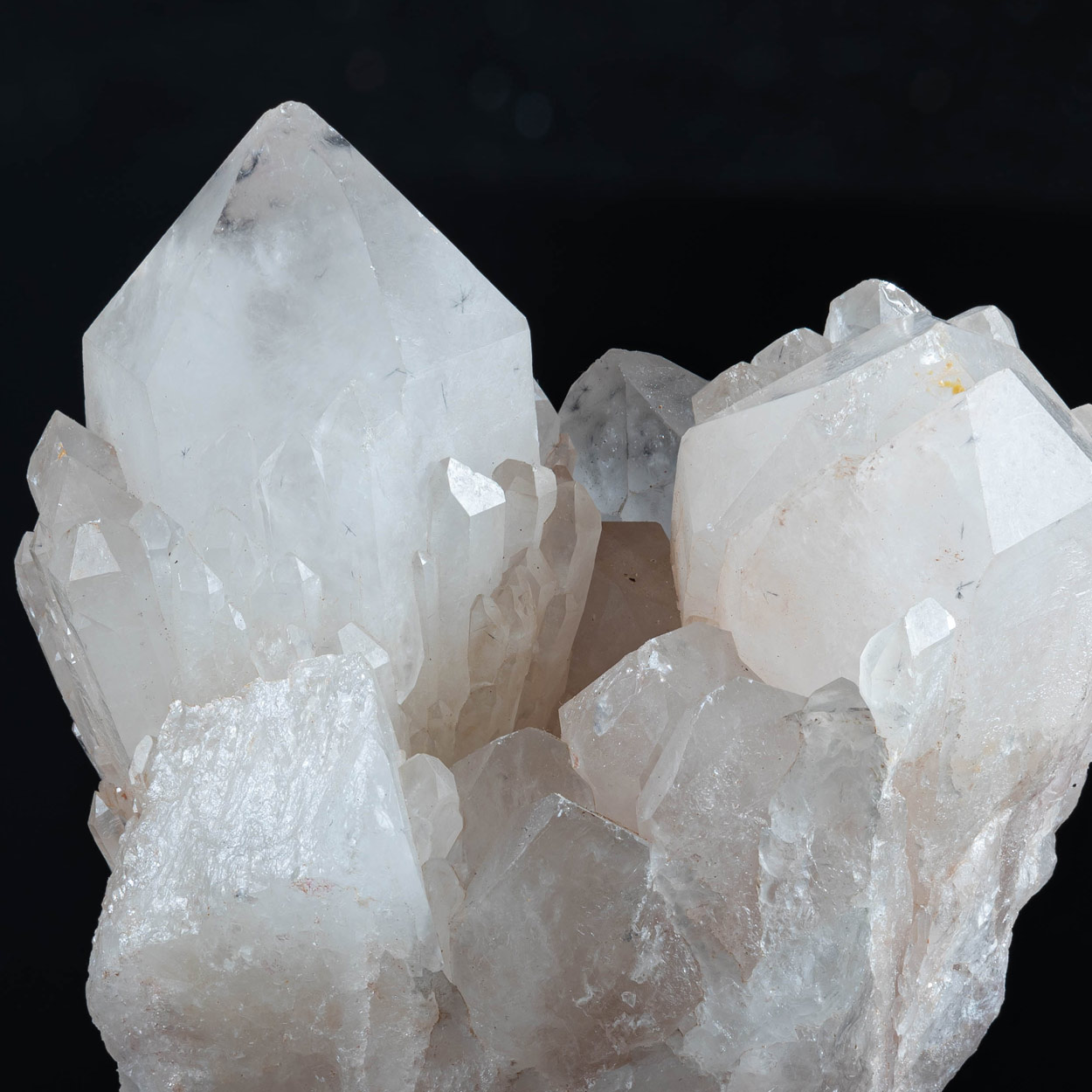 Hollandite In Quartz