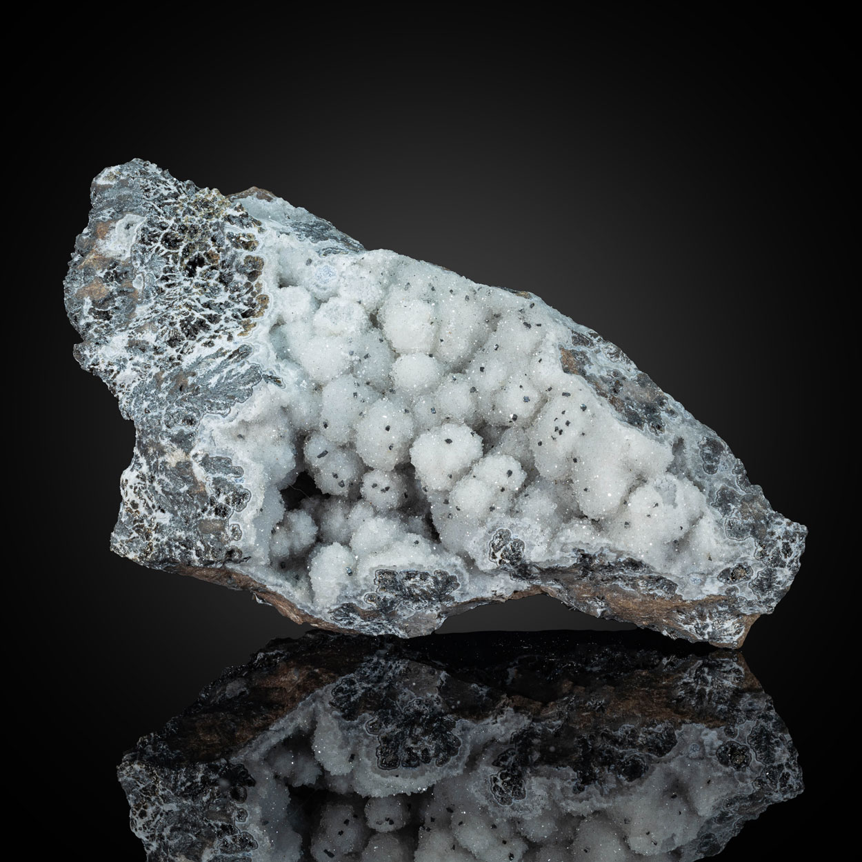 Magnesite On Quartz