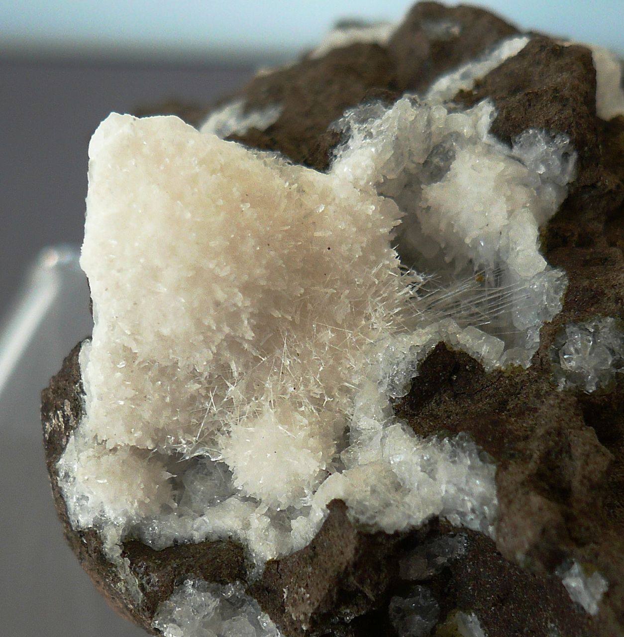 Thomsonite Mesolite & Chabazite