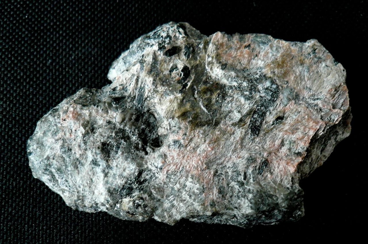 Yuksporite