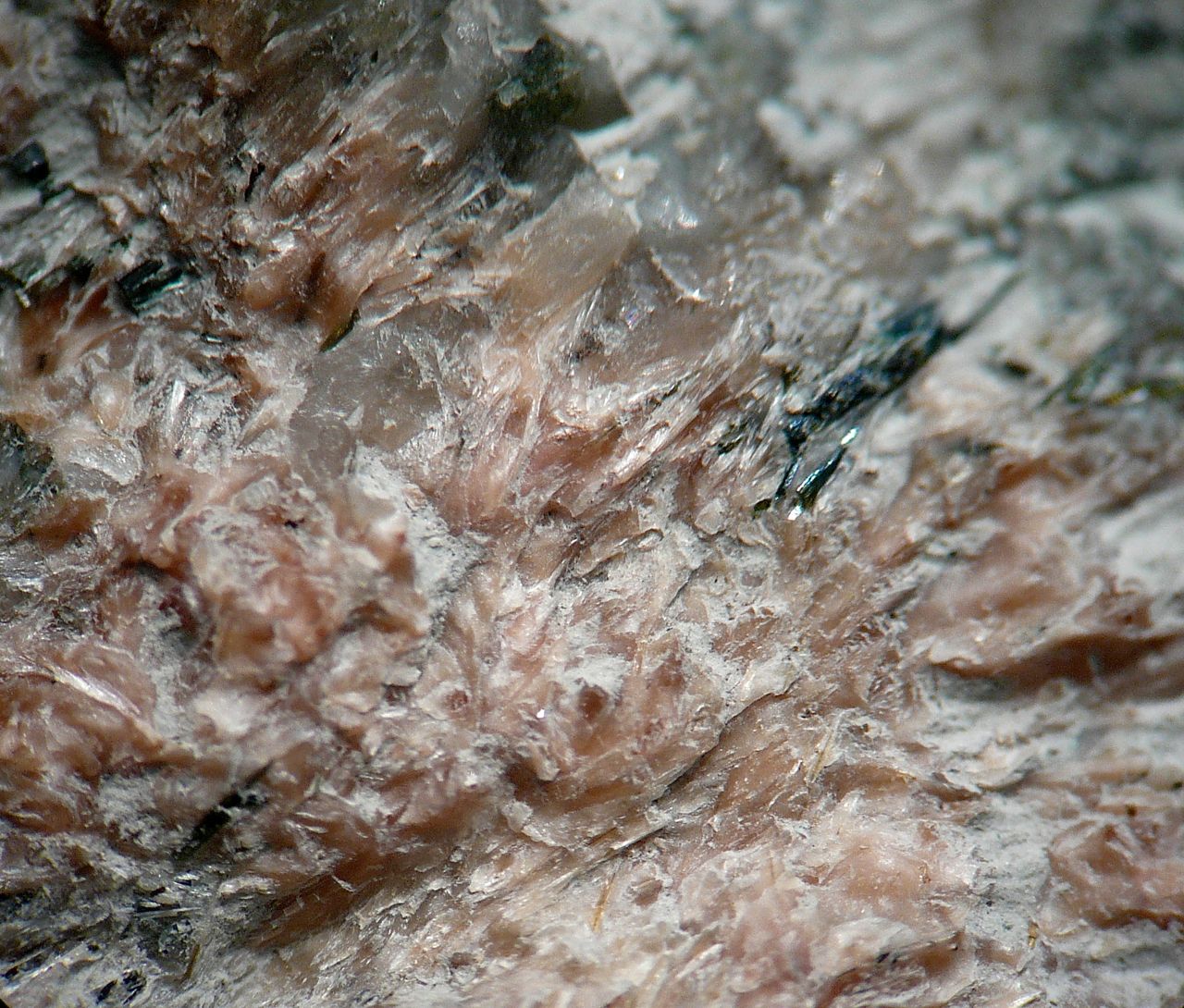 Yuksporite