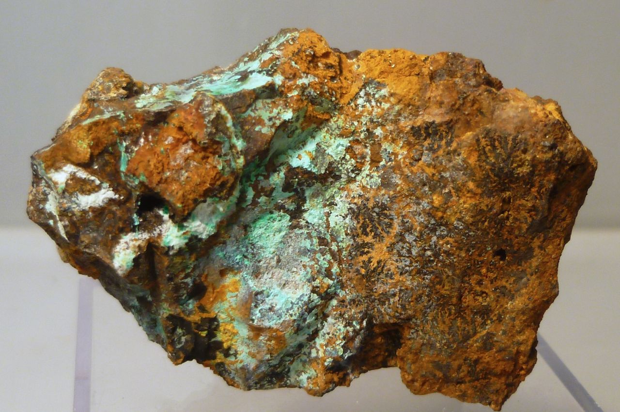 Agardite-(Nd)