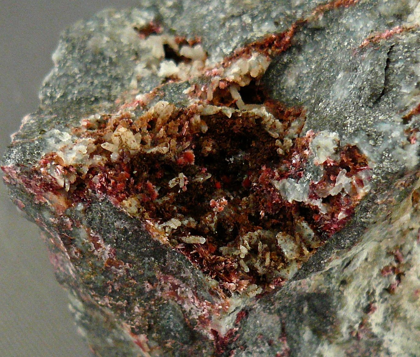 Erythrite