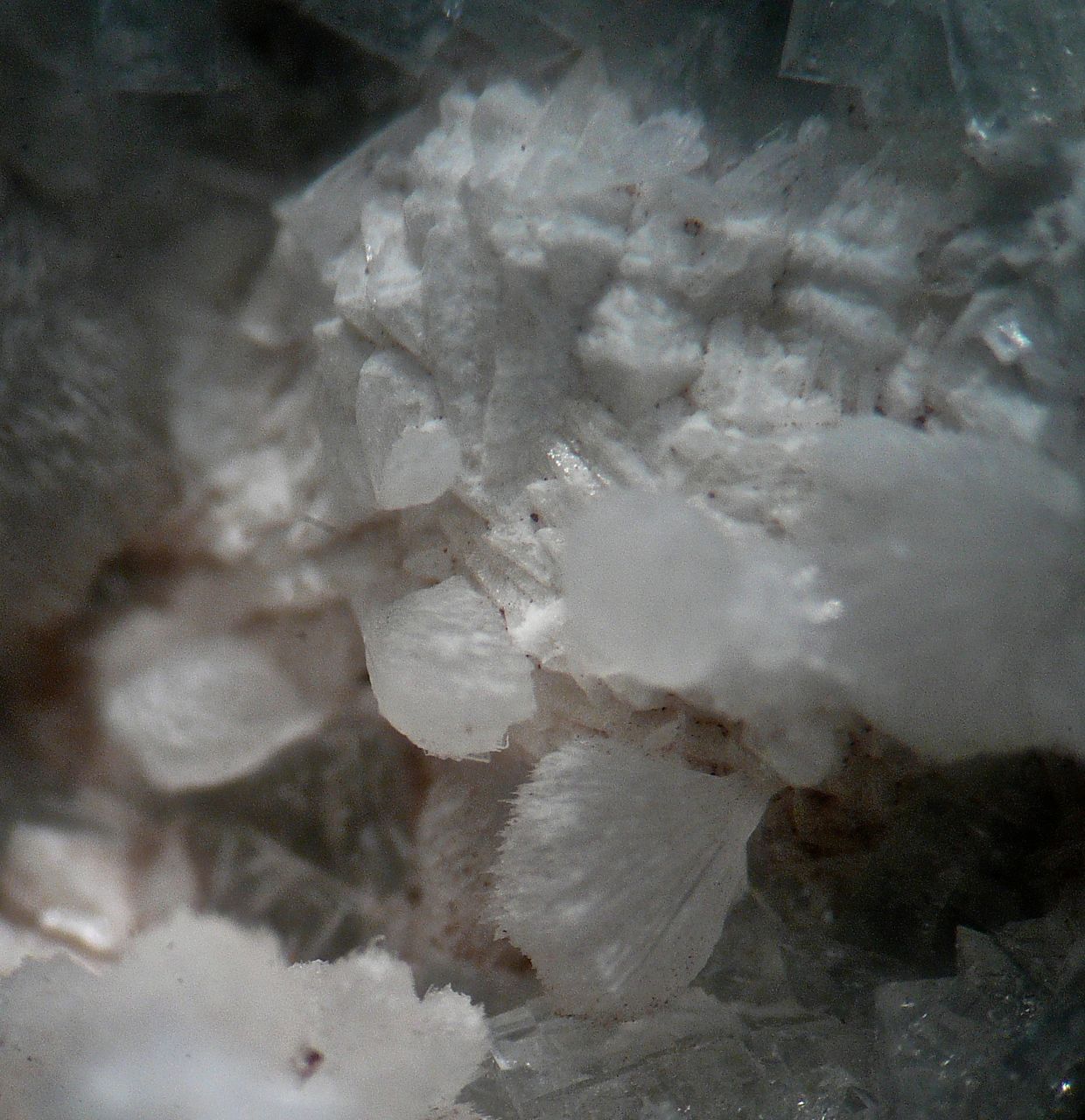 Gismondine Thomsonite & Chabazite