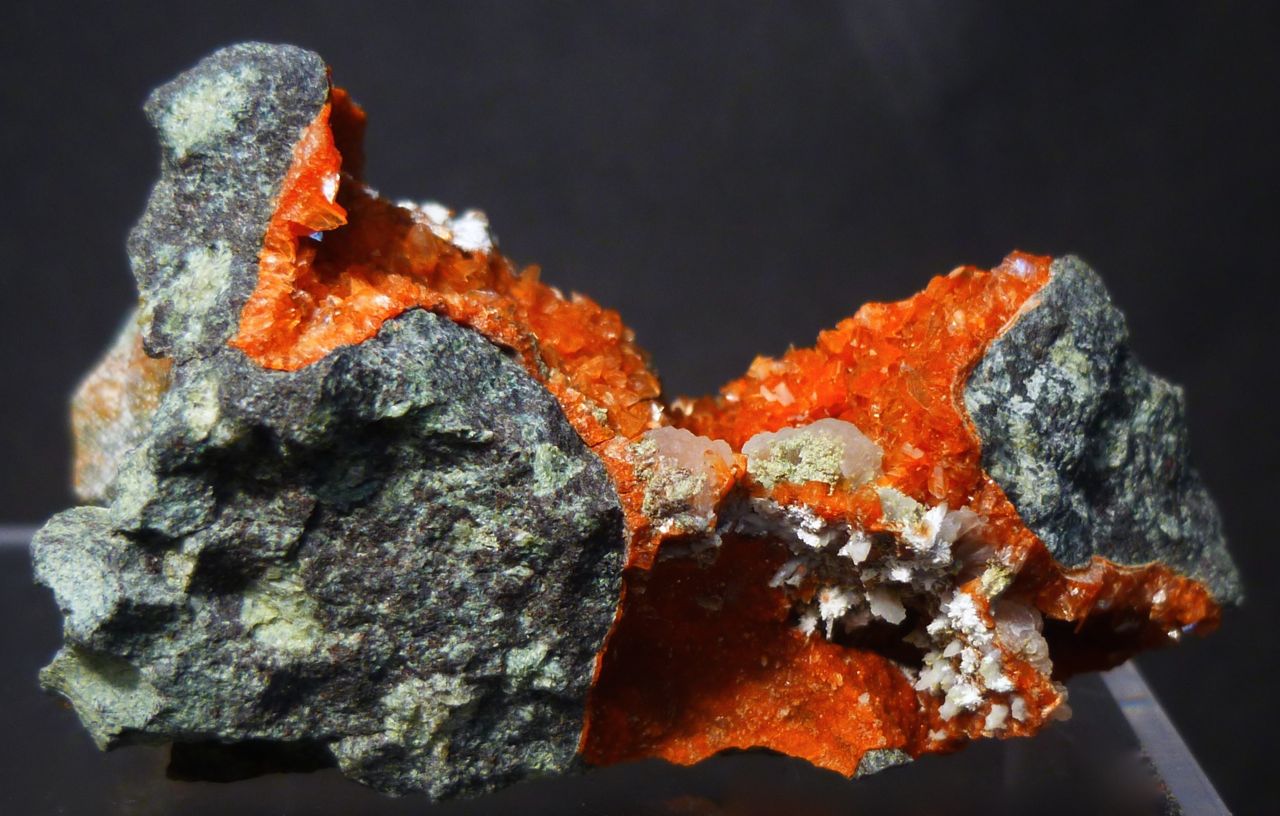 Heulandite & Calcite