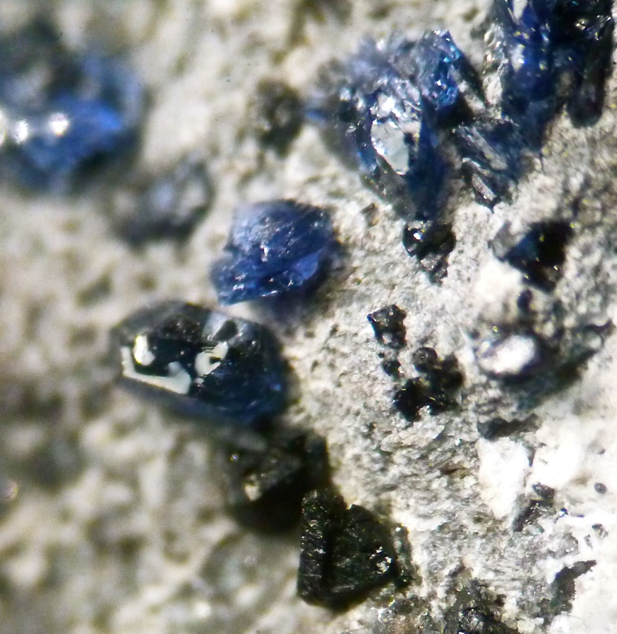 Sapphire Mullite & Spinel