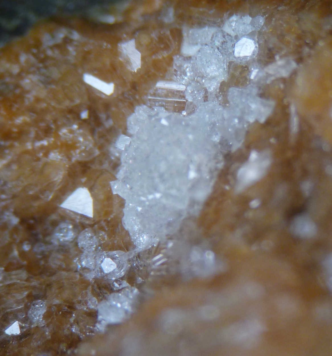 Gmelinite Natrolite Analcime & Calcite