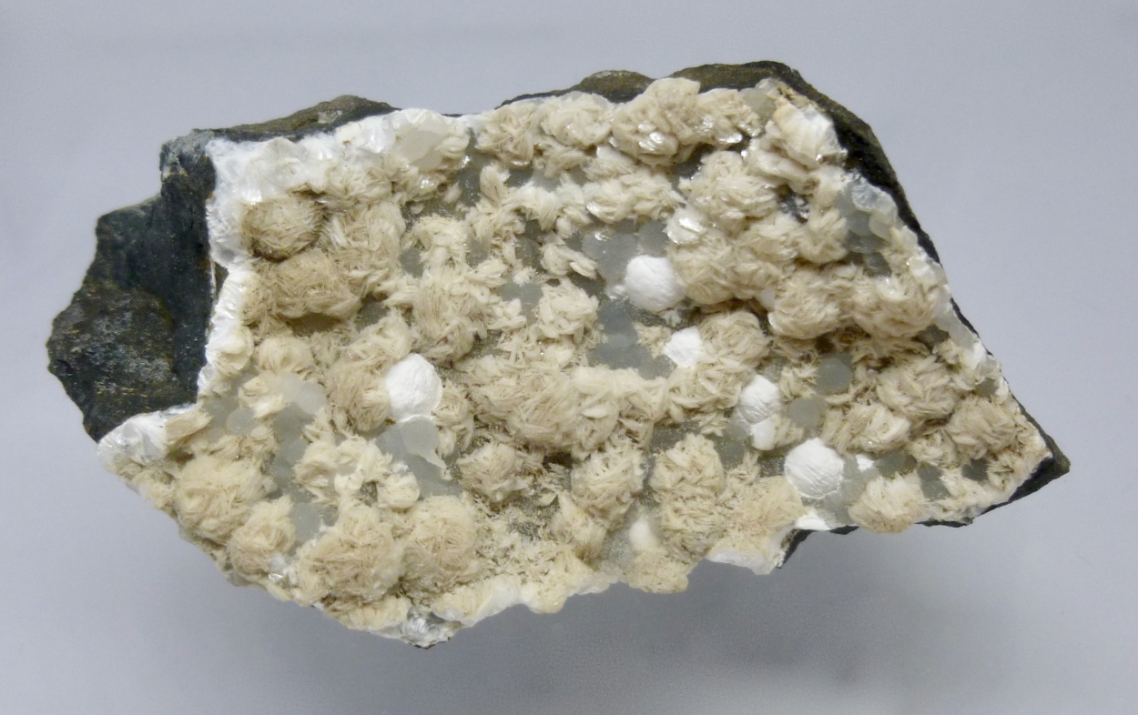 Gyrolite Gismondine & Thomsonite