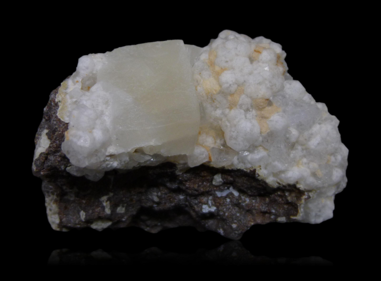 Analcime Calcite Chabazite & Mesolite