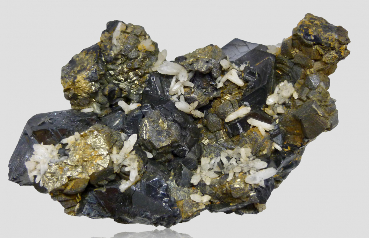 Sphalerite Var Marmatite & Pyrite Psm Pyrrhotite