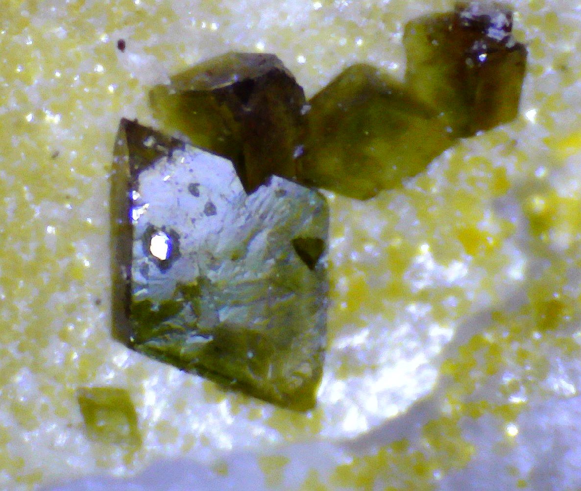 Bariopharmacosiderite & Olivenite