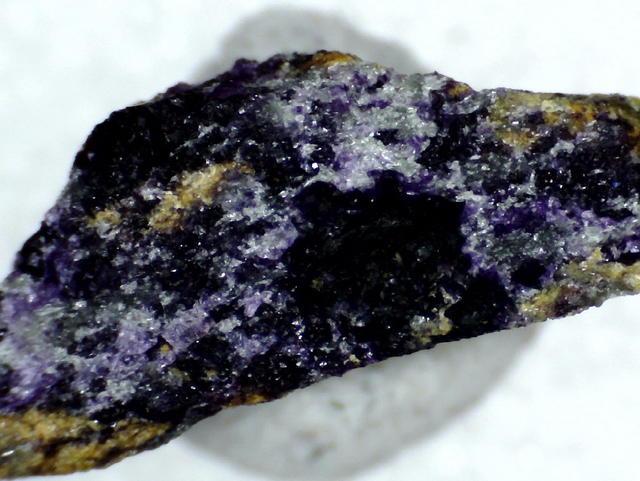 Huanghoite-(Ce) Bastnäsite-(Ce) & Fluorite