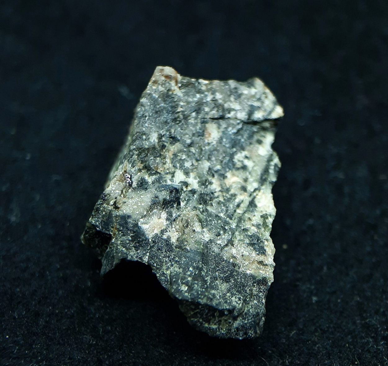 Kimuraite-(Y) Tengerite-(Y) Iimoriite-(Y) Thalenite Allanite-(Y) & Yttrocrasite-(Y)