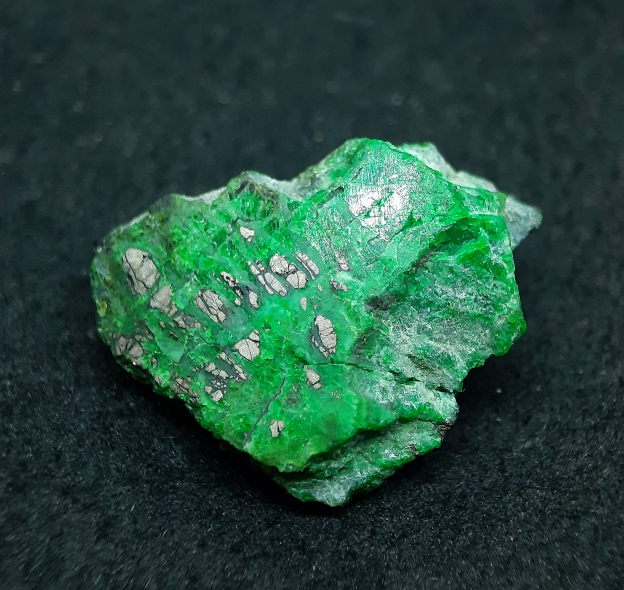 Krutovite & Falcondoite